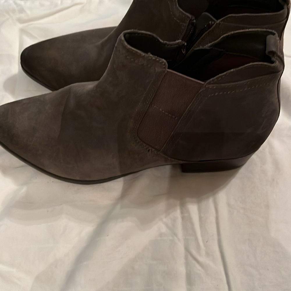 Naturalizer Women's Gray Suede Ankle Booties